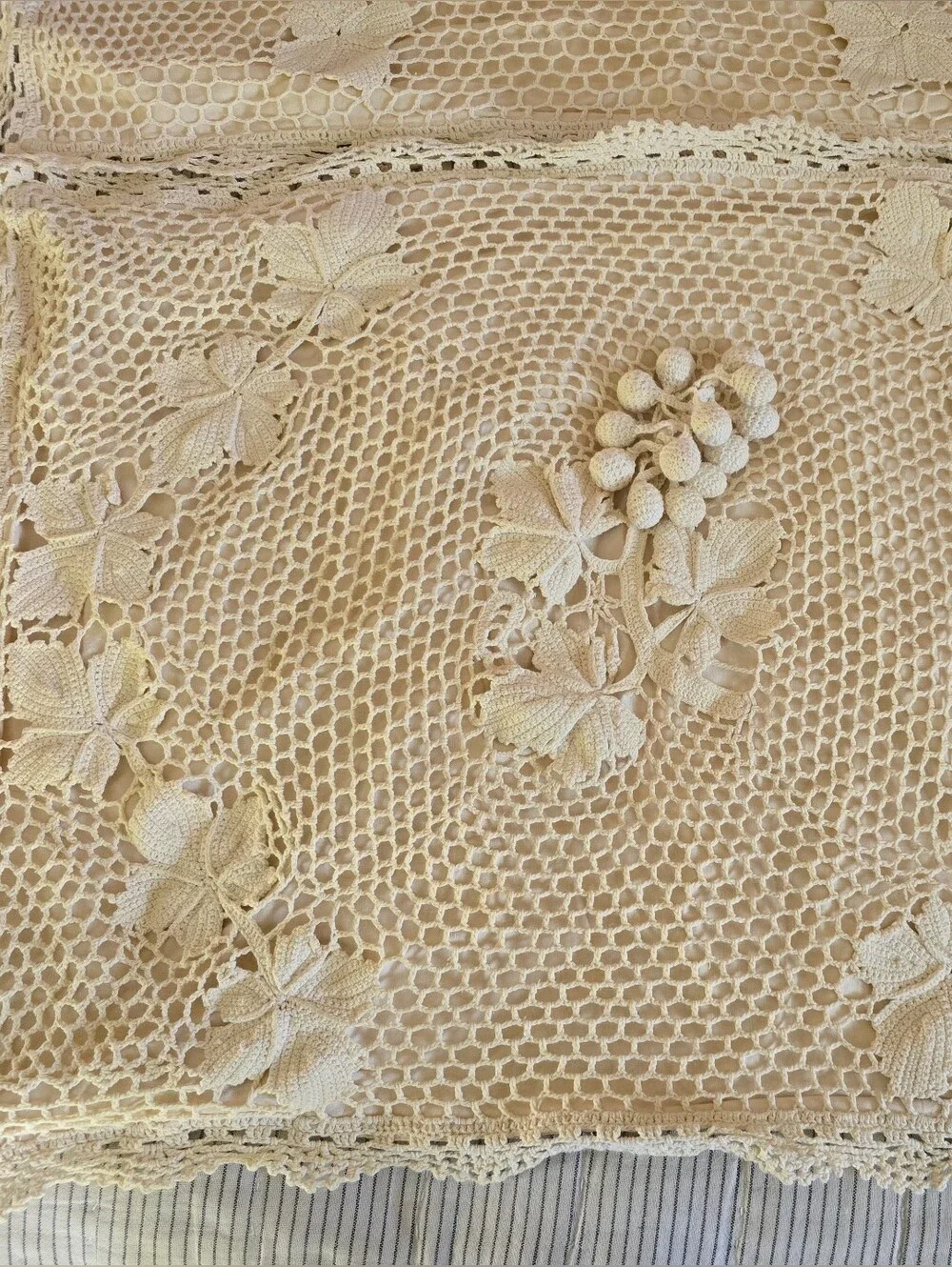Set Of 2 25x19 Linen Cotton Blend Grape Doily Crochet Pillow Shams Vtg